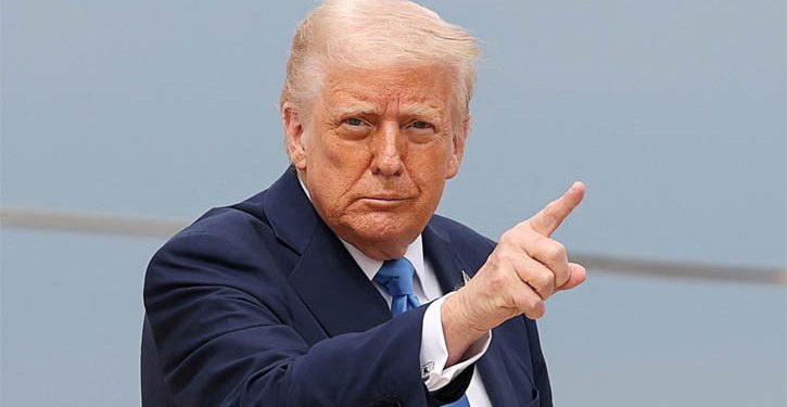 ইউক্রেনকে ভূখণ্ড দিতে হবে যুদ্ধ বন্ধ করতে, ইঙ্গিত ট্রাম্পের