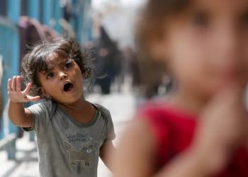 প্রায় ১৯ হাজার শিশু নিহত গাজায়, তীব্রতর হামলা