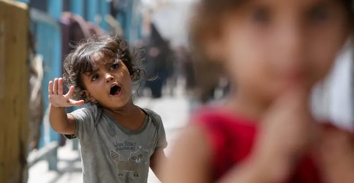 প্রায় ১৯ হাজার শিশু নিহত গাজায়, তীব্রতর হামলা