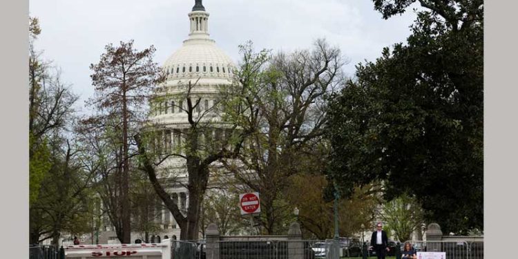 ৩৭ ট্রিলিয়ন ডলার ছাড়াল মার্কিন সরকারি ঋণ কয়েক বছর আগেই পূর্বাভাসের