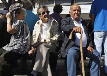 ইউরোপীয় প্রবীণদের বড় অবলম্বন সরকারি সহায়তা অবসরের পর