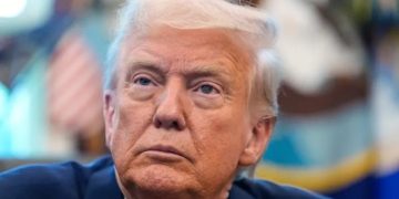 কারা লাভবান যুক্তরাষ্ট্র-ইইউ বাণিজ্য চুক্তিতে, ক্ষতিগ্রস্ত কারা ?