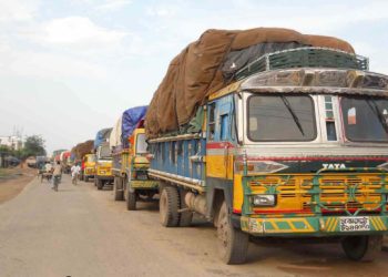ভারতীয় ব্যবসায়ীদের বাংলাদেশে চাল রপ্তানির হিড়িক; দাম বাড়ল ১৪ শতাংশ পর্যন্ত ভারতে