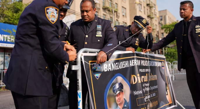 বাংলাদেশি অভিবাসীদের সংখ্যা বৃদ্ধির ইঙ্গিত নিউইয়র্ক পুলিশ বিভাগের কর্মকর্তার মৃত্যুতে