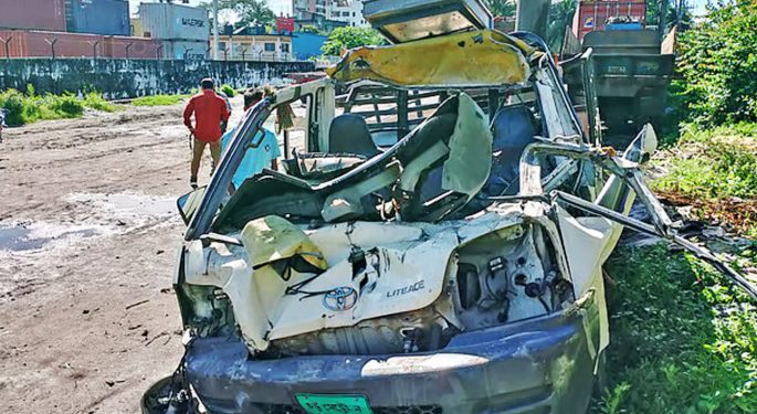 পিকাপ-কাভার্ডভ্যানের সংঘর্ষ চট্টগ্রামে, নিহত ৫