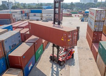 ৪ গুণ ‘স্টোর রেন্ট’ এক মাস স্থগিত চট্টগ্রাম বন্দরে