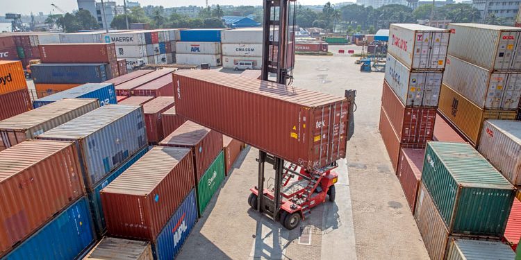 ৪ গুণ ‘স্টোর রেন্ট’ এক মাস স্থগিত চট্টগ্রাম বন্দরে