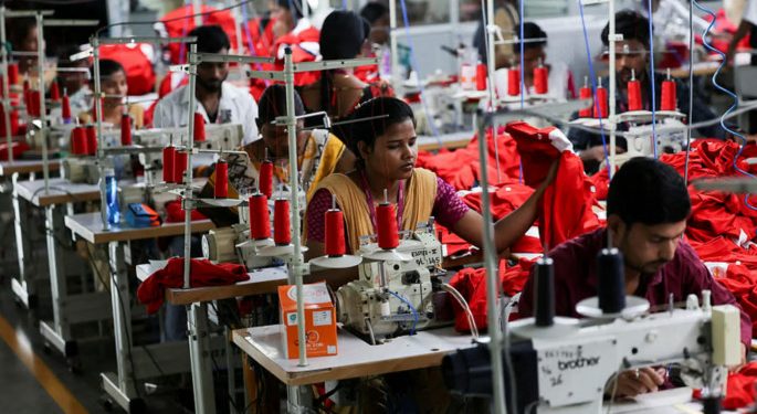 ভারত থেকে অর্ডার স্থগিত করল ২৫ শতাংশ শুল্ক কার্যকর হতেই মার্কিন বস্ত্র ক্রেতারা