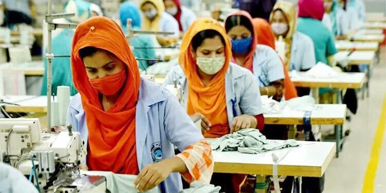 বাংলাদেশের পোশাক রপ্তানি ১৭.৯ শতাংশ বেড়েছে ইইউতে