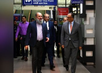 চট্টগ্রাম বন্দর পরিদর্শনে পাকিস্তানের বাণিজ্য মন্ত্রী