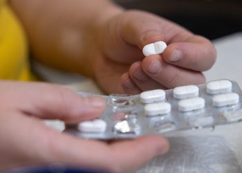 পেইনকিলার সেবনে কিডনির ক্ষতি হওয়ার সম্ভাবনা আছে কিনা, চিকিৎসকের পরামর্শ