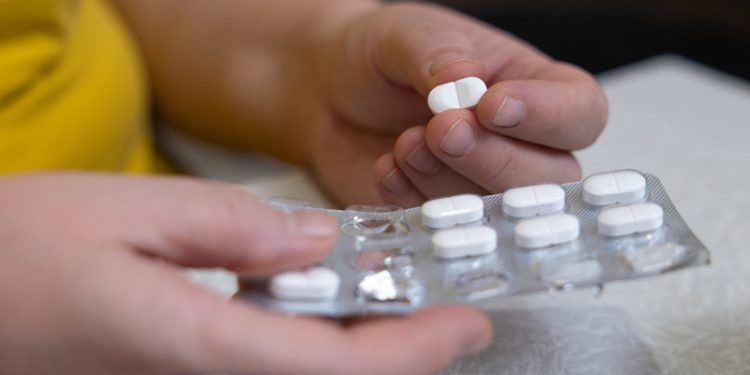 পেইনকিলার সেবনে কিডনির ক্ষতি হওয়ার সম্ভাবনা আছে কিনা, চিকিৎসকের পরামর্শ