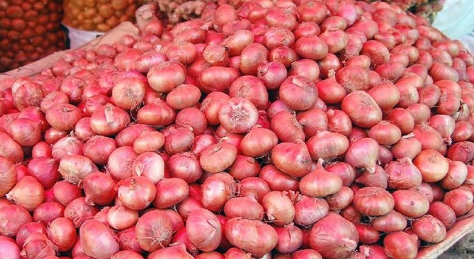 পাইকারিতে পেঁয়াজের দাম কেজিতে ১০ টাকা কমেছে আমদানির ঘোষণার পর