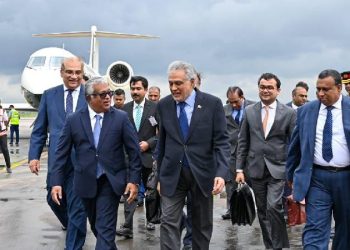 ঢাকায় পৌঁছেছেন পাকিস্তানের উপ প্রধানমন্ত্রী ও পররাষ্ট্রমন্ত্রী ইসহাক দার