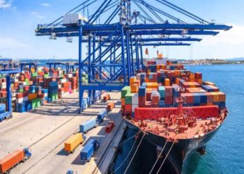 চট্টগ্রাম বন্দর পিছিয়েছে কনটেইনার পরিবহনে