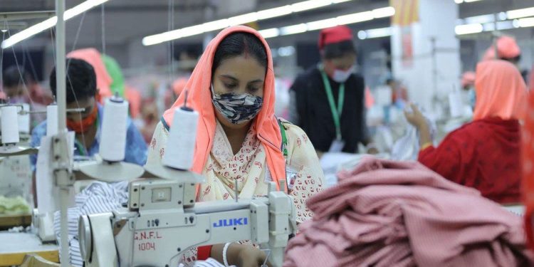 ভারতের কারখানাগুলো টাল মাটাল ট্রাম্পের ৫০% শুল্কের ধাক্কায়