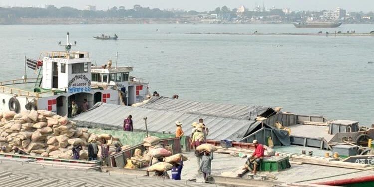 নৌপথ খননে ব্যয় বাড়লো ১২ কোটি টাকা চট্টগ্রাম-ঢাকা-আশুগঞ্জ