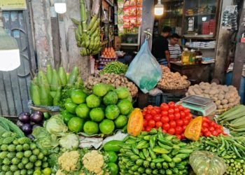 চাল-ডিমের দাম বেড়েছে , সবজিও ৮০ টাকার নিচে মিলছে না