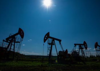 রাশিয়া থেকে তেল আমদানি চালিয়ে যাবে ভারত ট্রাম্পের হুমকির পরও