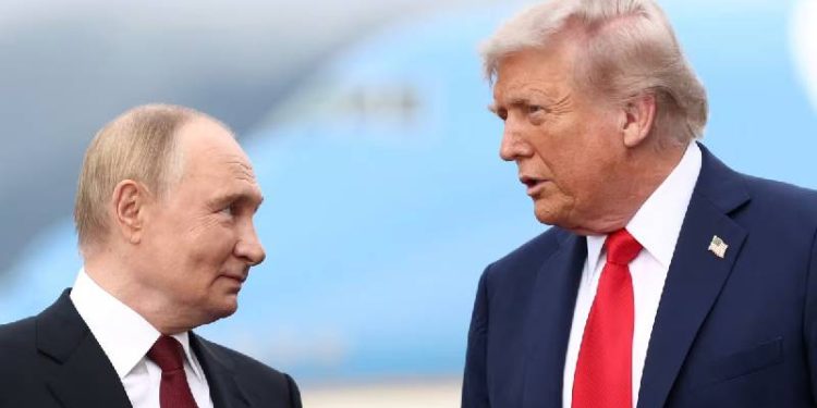 রাশিয়াকে নতুন নিষেধাজ্ঞার হুমকি ট্রাম্পের