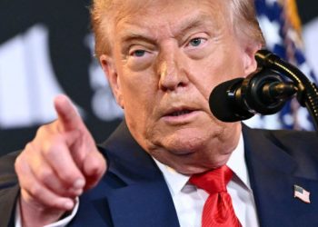 রাশিয়ার ‘পরিণতি হবে ভয়াবহ’ পুতিন যুদ্ধ অবসানে রাজি না হলে : ট্রাম্প