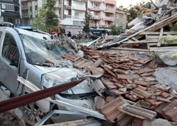 তুরস্কের উত্তর-পশ্চিমাঞ্চলে ৬.১ মাত্রার ভূমিকম্পে একজন নিহত হয়েছেন।