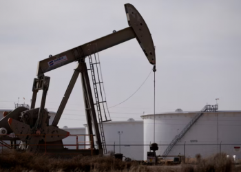 বাজার মজুদের তথ্যের জন্য অপেক্ষা করছে, তেল স্থিতিশীল, মার্কিন-রাশিয়া বৈঠক