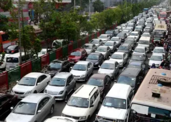 গাড়ির কর ফাঁকি আড়াই লাখ