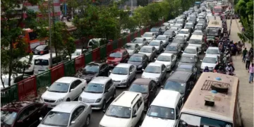 গাড়ির কর ফাঁকি আড়াই লাখ