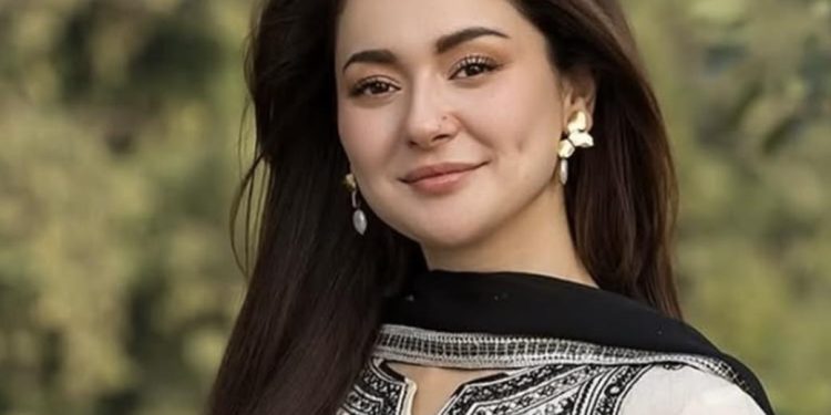 পাকিস্তানি অভিনেত্রী হানিয়া আমির ঢাকায় আসছেন