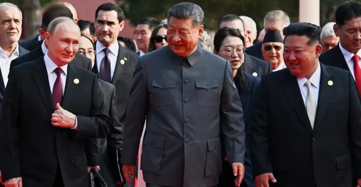 সামরিক সক্ষমতা দেখাল চীন কিম-পুতিনকে ডেকে