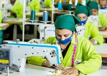 পোশাক রপ্তানির আয় ৭১৩ কোটি ডলার দুই মাসে