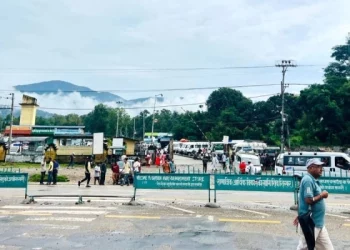 স্বাভাবিক হচ্ছে নেপাল, কারফিউ প্রত্যাহার