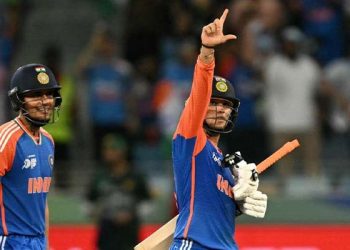 পাকিস্তানকে উড়িয়ে দিল ভারত অভিষেক ঝড়ে