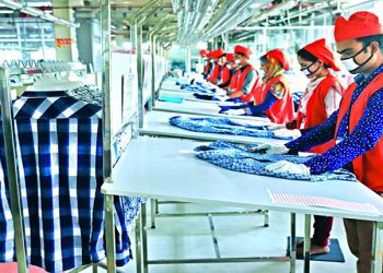 পোশাক শিল্পে আমেরিকার শুল্ক আতঙ্ক: চট্টগ্রামে ক্রেতা হারানোর শঙ্কা