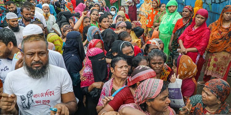 ১০ মাসেও বিতরণ হয়নি বাতিল ৮১% এর বেশি ফ্যামিলি কার্ড