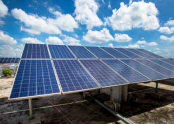 সোলার আমদানি শুল্কের ভারে পোশাক খাতে সবুজ রূপান্তরের প্রচেষ্টা