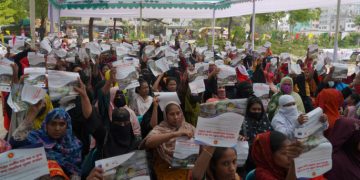 নগদ সহায়তা বাড়িয়ে ৫,০০০ টাকা করল সরকার কর্মহীন শ্রমিকদের