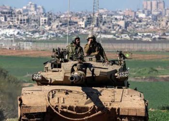 অবরুদ্ধ গাজায় ইসরায়েলের ভয়াবহ হামলা অব্যাহত