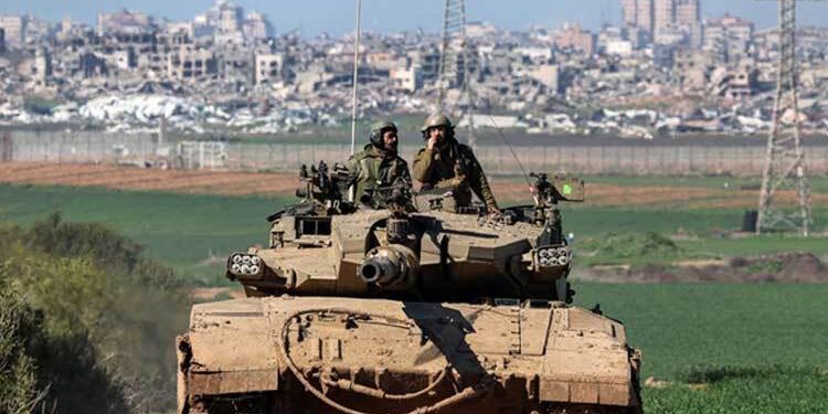 অবরুদ্ধ গাজায় ইসরায়েলের ভয়াবহ হামলা অব্যাহত