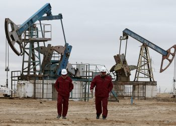 জ্বালানি তেলের সাপ্তাহিক বাজার নিম্নমুখিতায় শেষ হওয়ার পথে