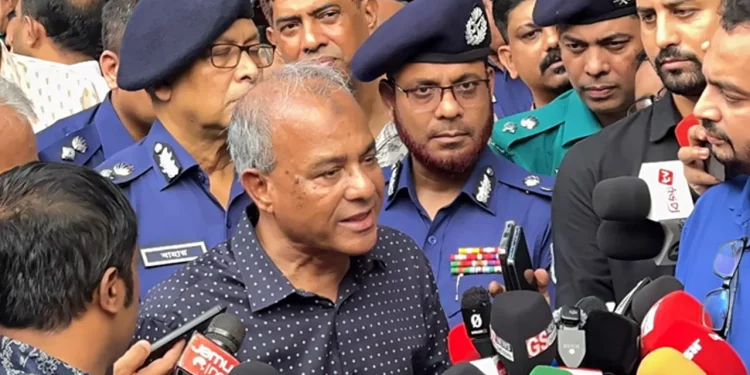 ফ্যাসিস্টদের ইন্ধন দেখছেন  খাগড়াছড়িতে ঘটনা পেছনে স্বরাষ্ট্র উপদেষ্টা