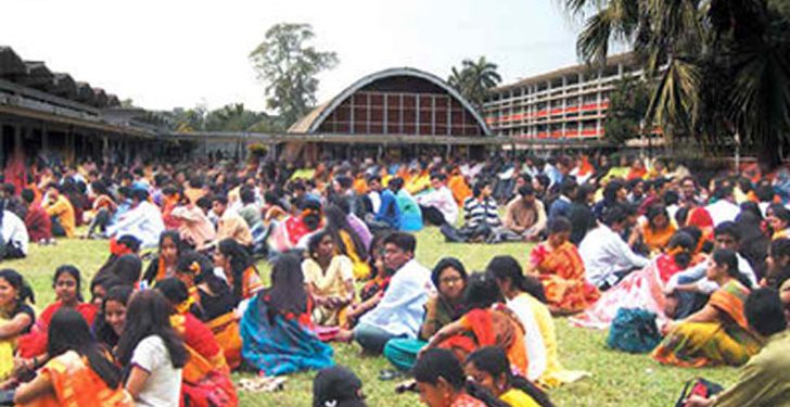 ভোটের আমেজ ঢাবি ক্যাম্পাসে, শিক্ষার্থীরা জল্পনা-কল্পনায়