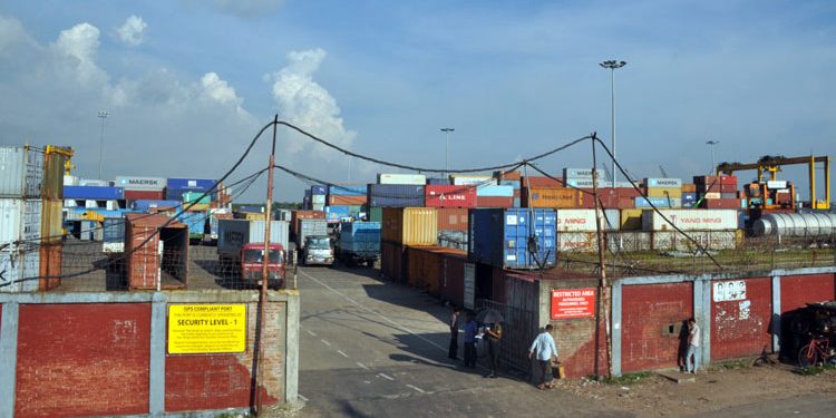 শিল্পকে ঝুঁকিতে ফেলবে প্রক্রিয়াজাত খাদ্যপণ্য বাড়তি বন্দর মাশুল