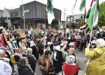 তোপের মুখে নিউজিল্যান্ড সরকার ফিলিস্তিনকে স্বীকৃতি না দেওয়ায়