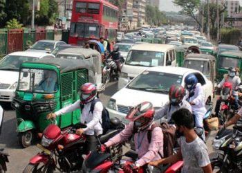 সিএনজি ও নগর গণপরিবহন এর ভাড়া নিয়ে নৈরাজ্য চট্টগ্রামে