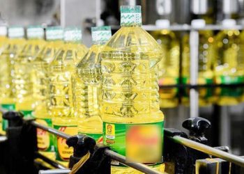 তেলের দাম বাড়াচ্ছে কোম্পানিগুলো সরবরাহ সংকট তৈরি করে