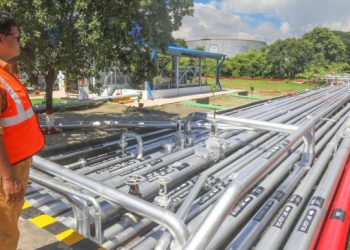 পাইপলাইনের মাধ্যমে জ্বালানি সরবরাহ শুরু চট্টগ্রাম বিমানবন্দরে