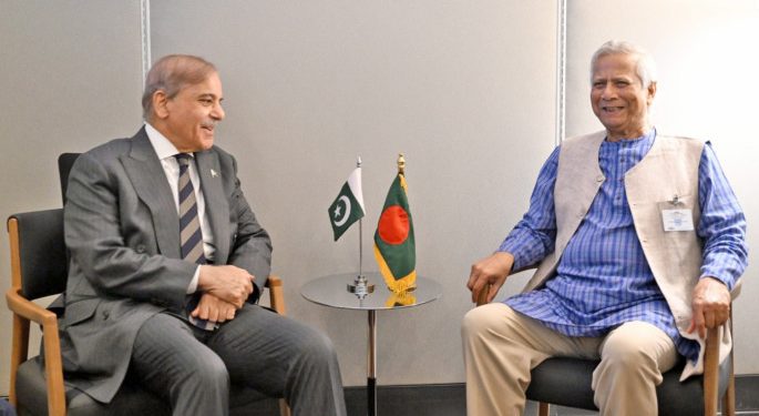 প্রধান উপদেষ্টাকে পাকিস্তানে আমন্ত্রণ অর্থনৈতিক সম্পর্ক জোরদারে