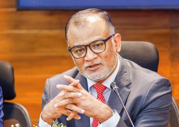 বাংলাদেশের ওপর শুল্ক আরও কমাবে যুক্তরাষ্ট্র: বাণিজ্য উপদেষ্টা